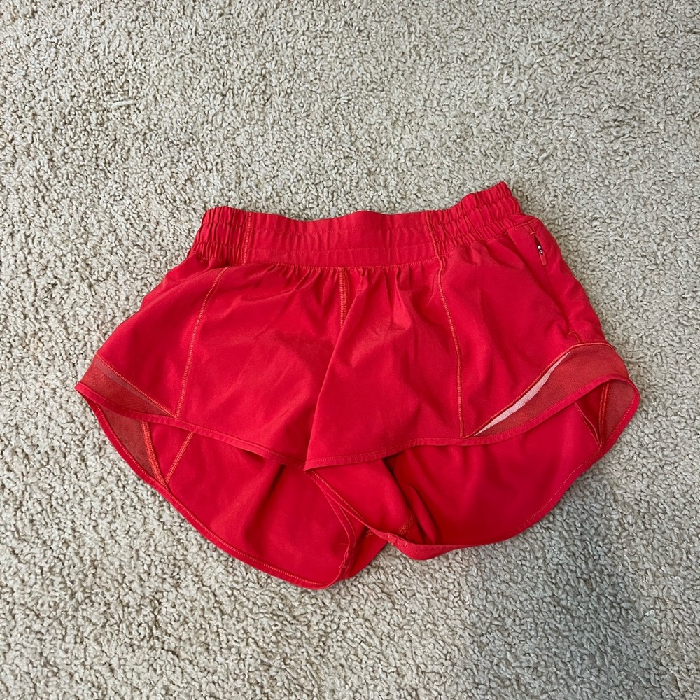 Lululemon Hotty Hot 2.5”